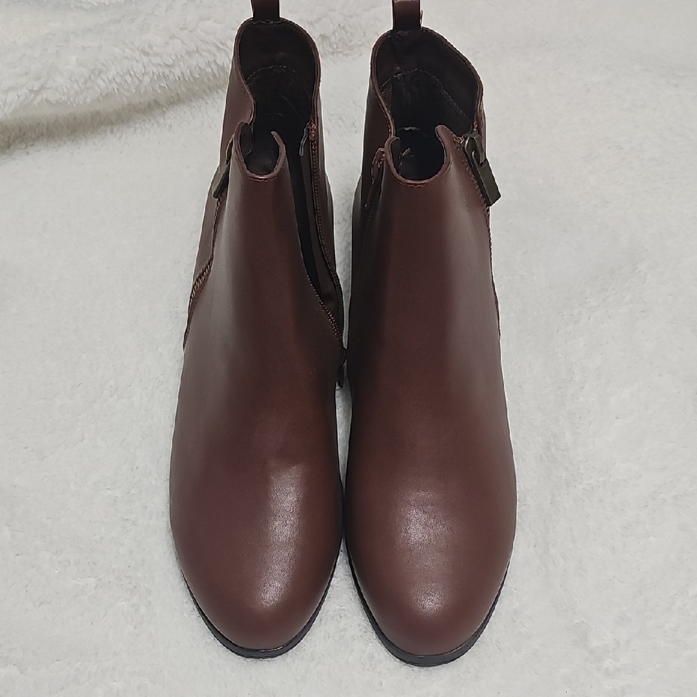 Brown Leather Ankle Boots with Elastic Panels